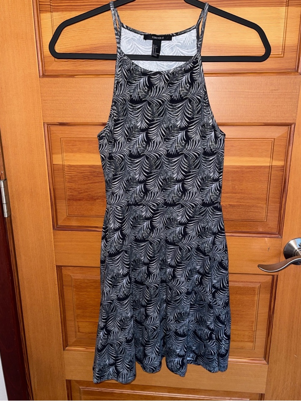 Forever 21 Black & White Palm-Leaf Halter Mini Dress.  Size S.